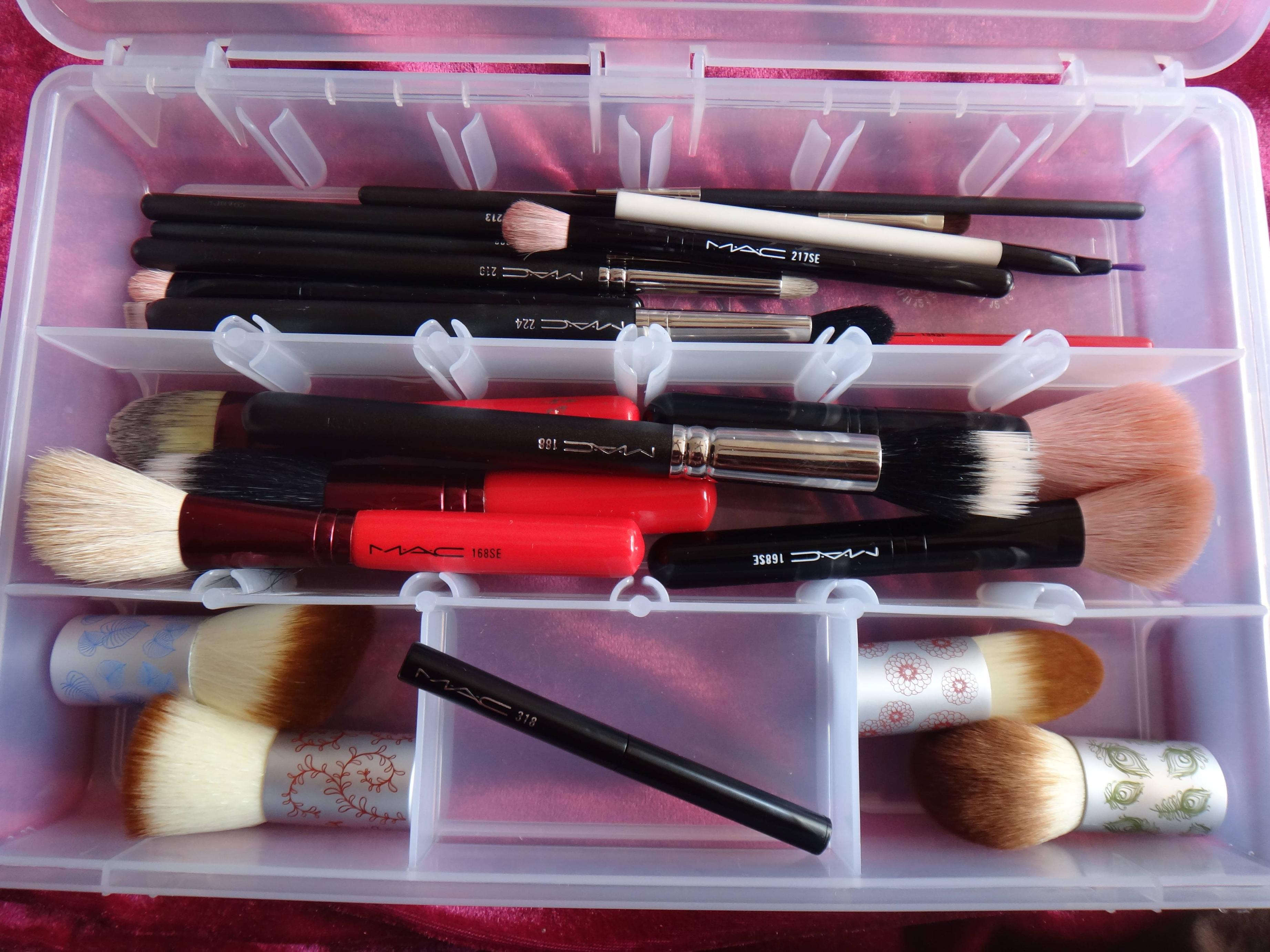 Consejos para organizar tus cosméticos de maquillaje y el tocador