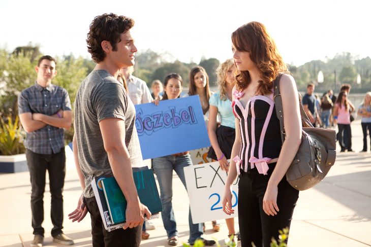 Escena de la película Easy A 