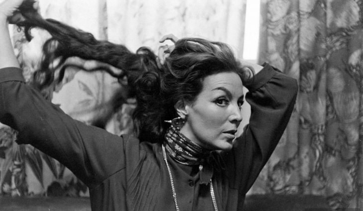 María Félix se suelta el cabello