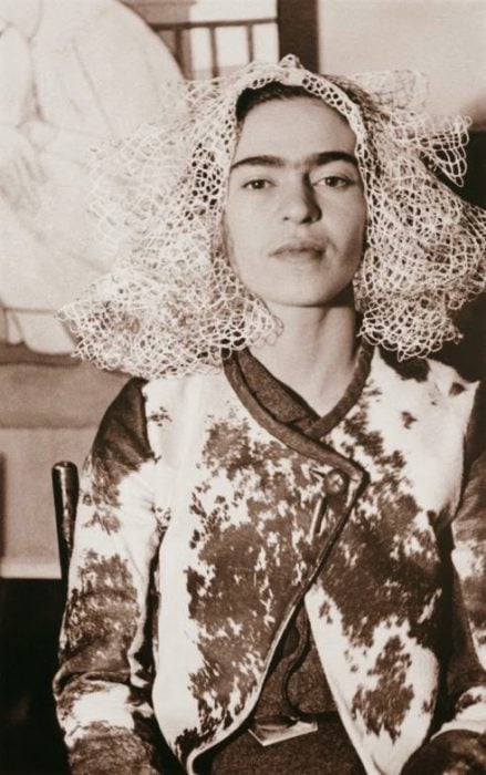 Frida Kahlo fotografiada por Lucienne Bloch en 1935