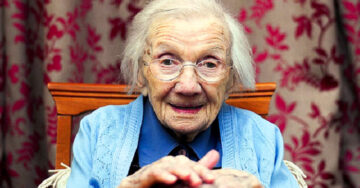 Una mujer de 109 años revela que su gran secreto para tener una larga vida es ¡Evitar los hombres!