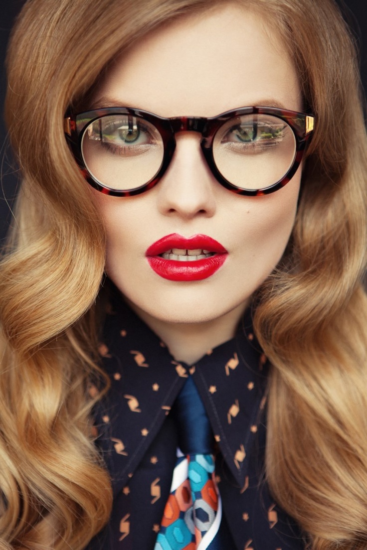 Tips de Maquillaje para Chicas con Lentes  Tips de maquillaje, Maquillaje  con gafas, Chicas con lentes