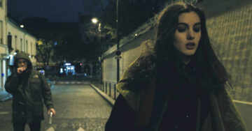 Este corto muestra la cruda realidad que las mujeres vivimos al caminar solas de noche