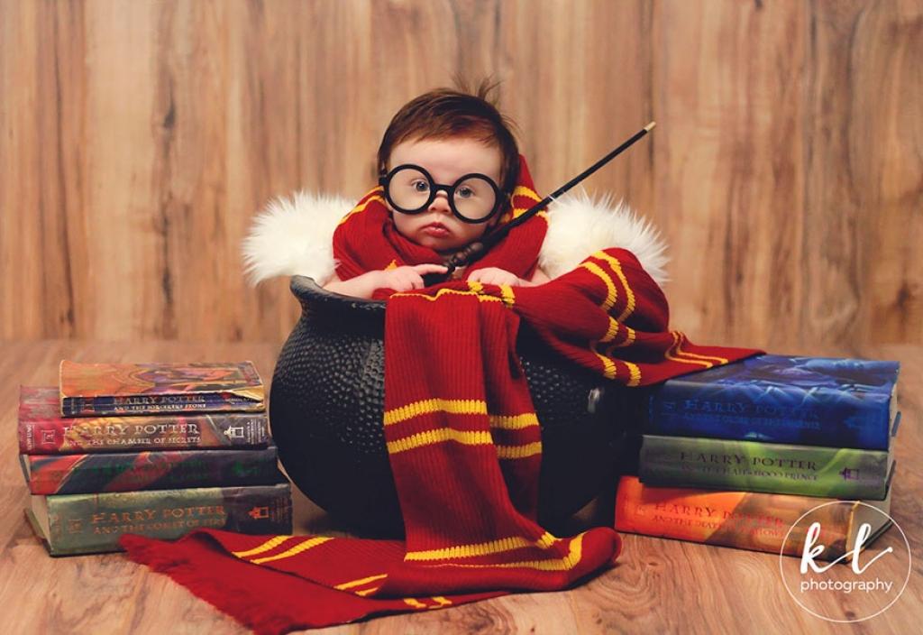 Esta sesión de fotos de Harry Potter con un bebé haciendo de mandrágora  chillona se ha vuelto viral