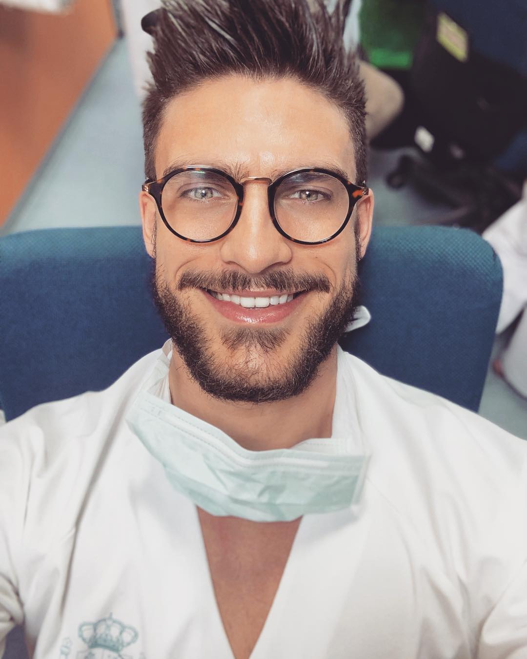 Este hombre español es el enfermero más guapo del mundo