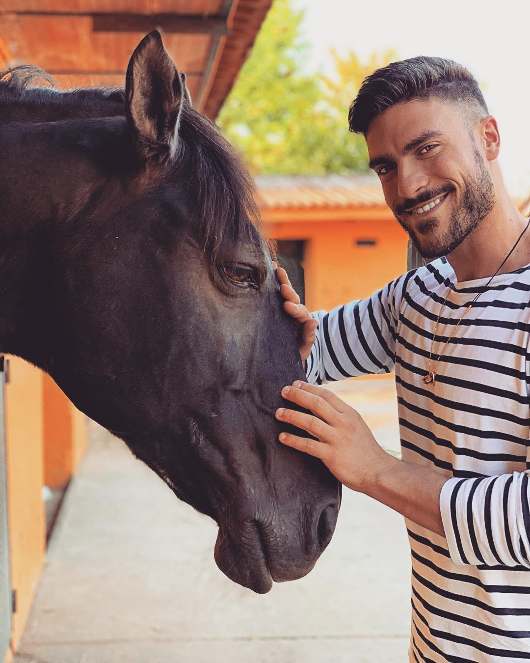 Este hombre español es el enfermero más guapo del mundo