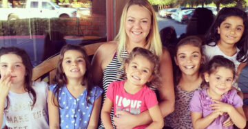 Mujer soltera decide adoptar a 6 niñas y ahora son la familia más feliz
