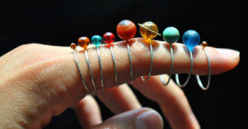 Estos increíbles anillos ponen el universo en tus manos