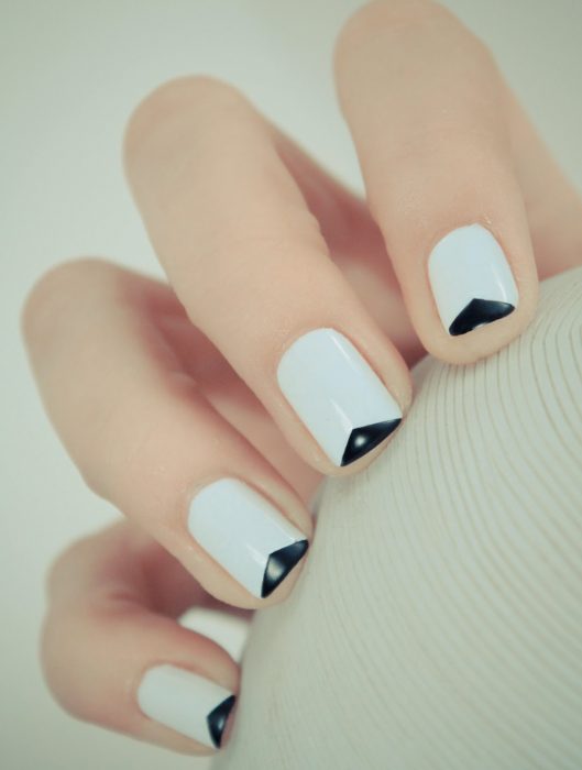 Uñas con diseños minimalistas