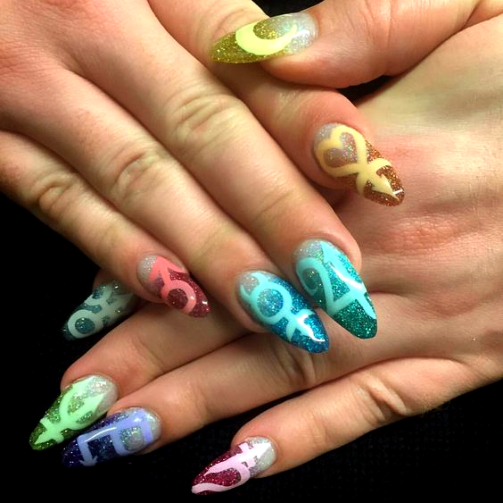 Diseños de uñas de Sailor Moon para transformarte en Scout