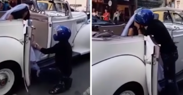 Persigue el coche de su exnovia para pedirle otra oportunidad; ¡ella iba a su boda!