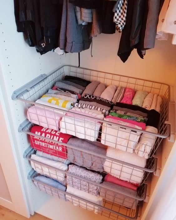 El organizador de pantalones que necesitas si tienes un armario pequeño