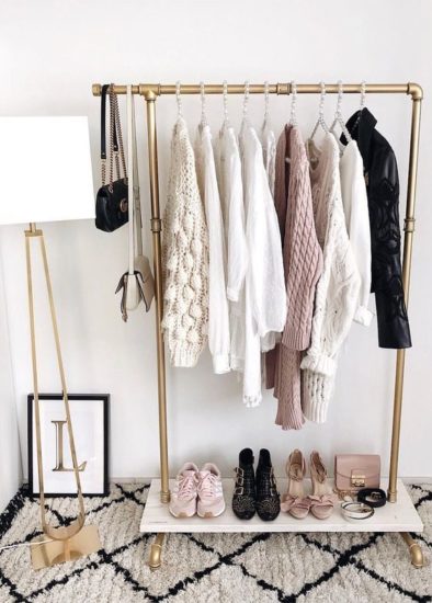 Ideas bonitas para que tu closet sin puertas no sea vea feo