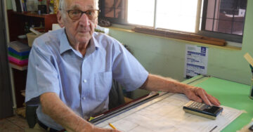 Abuelito de 92 años cumple su sueño de estudiar arquitectura