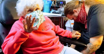 Abuelita de 103 años se hace su primer tatuaje para celebrar la vida
