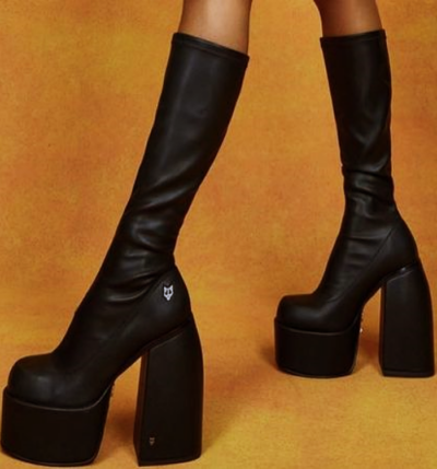 Tacones Con Estilo Bratz Que Versace Est Poniendo De Moda Moda Y Estilo