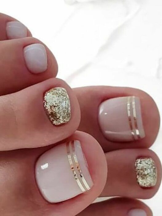 Treat Your Feet To These Beautiful Pedicure Concepts And Strut Your