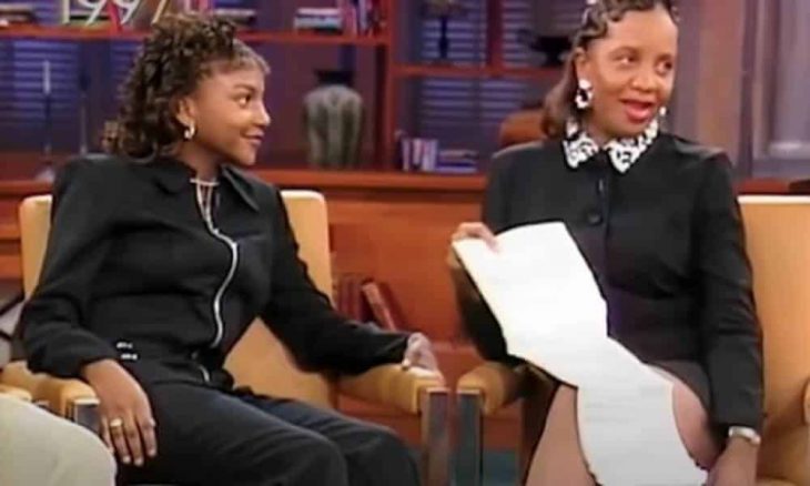 Mujer en una entrevista con Oprah mencionando que tiene el nombre más largo del mundo 