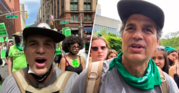 Mark Ruffalo se pone el pañuelo verde y marcha a favor del aborto en Nueva York