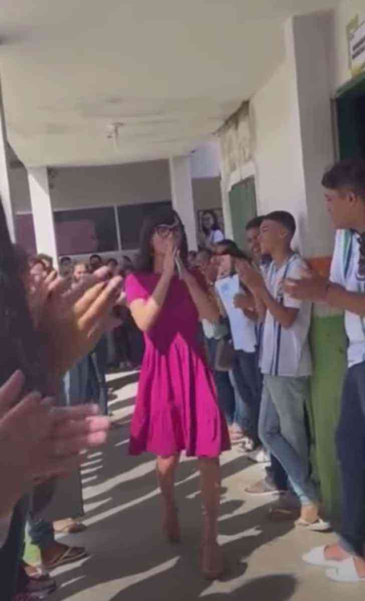 Maestra Trans Fue Discriminada Y Sus Alumnos Le Muestran Su Apoyo