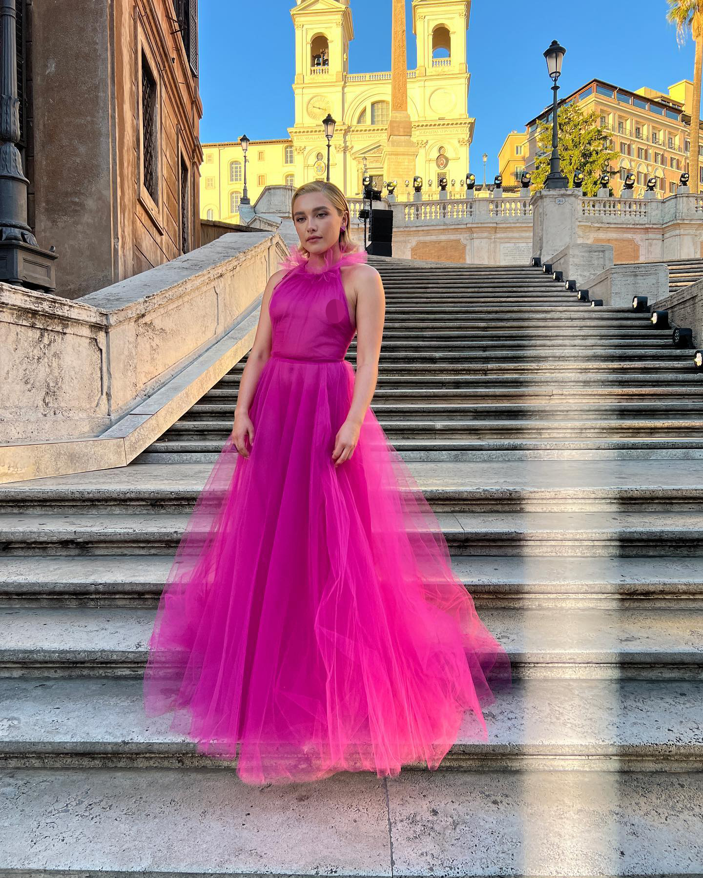 Флоренс в розовом платье