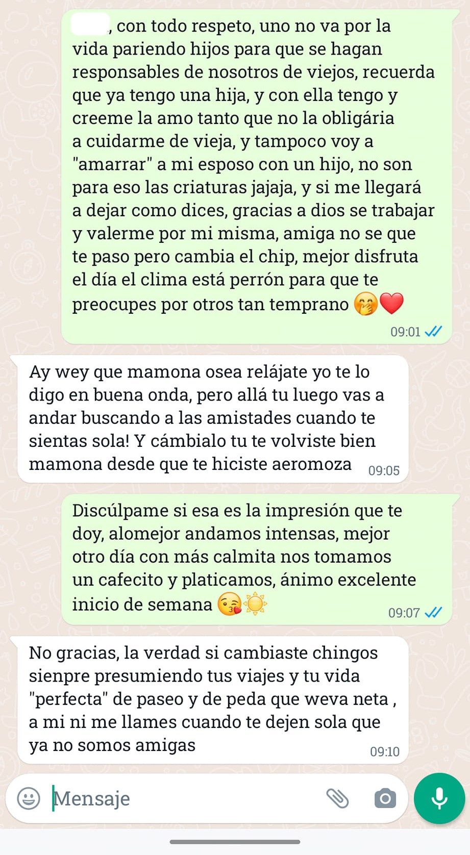 Mujer exhibe a amiga que la criticó por no querer más hijos