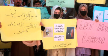ONG internacionales suspenden labores tras el veto talibán de trabajo a mujeres