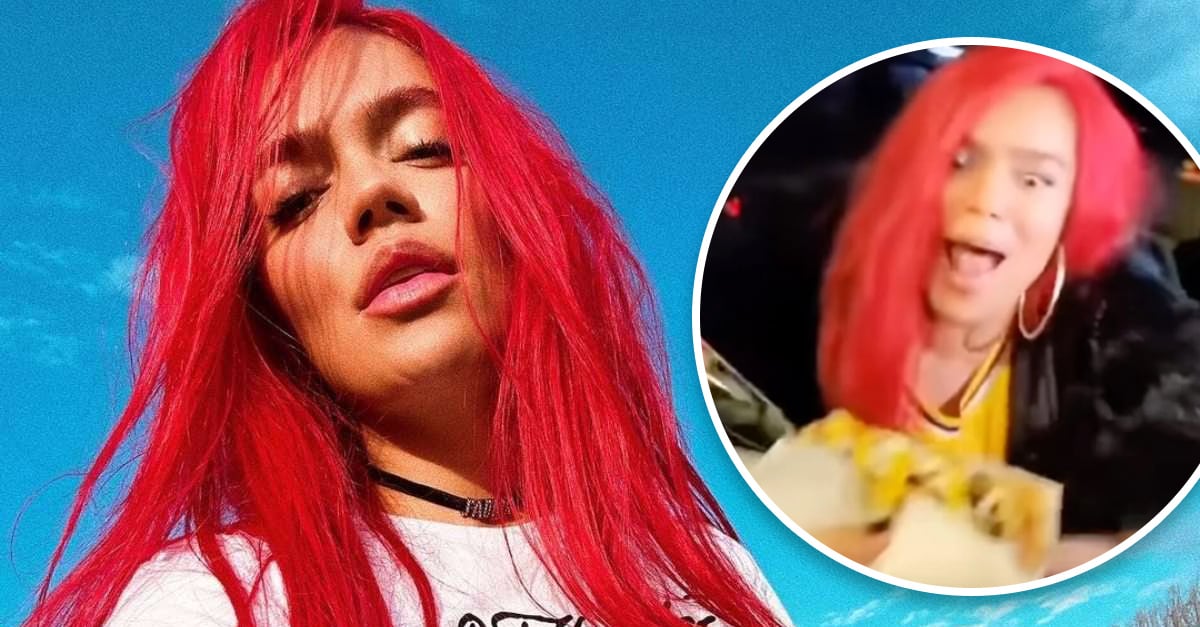 Karol G takes his ‘hot dog’ from a fan; “La Bichota” was hungry | World ...