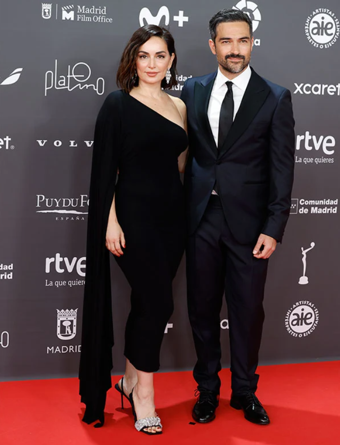 Ana De La Reguera Y Alfonso Herrera Confirman Romance