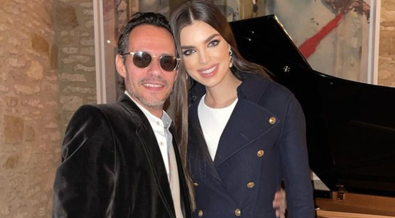 Marc Anthony y Nadia Ferreira en la primera foto con su bebé